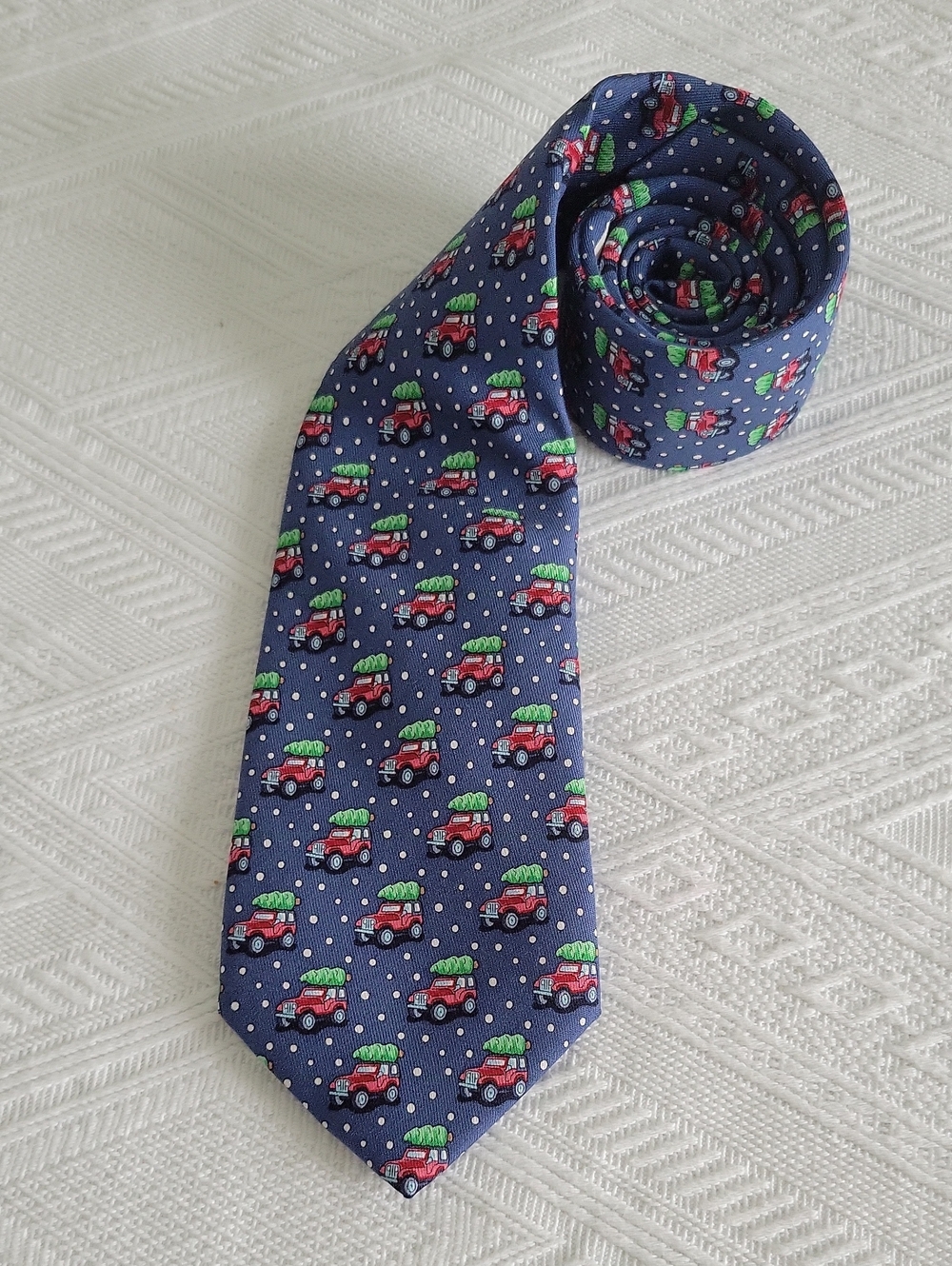 Men's VINEYARD VIBES Blue Holiday JEEP AND TREE Print Tie